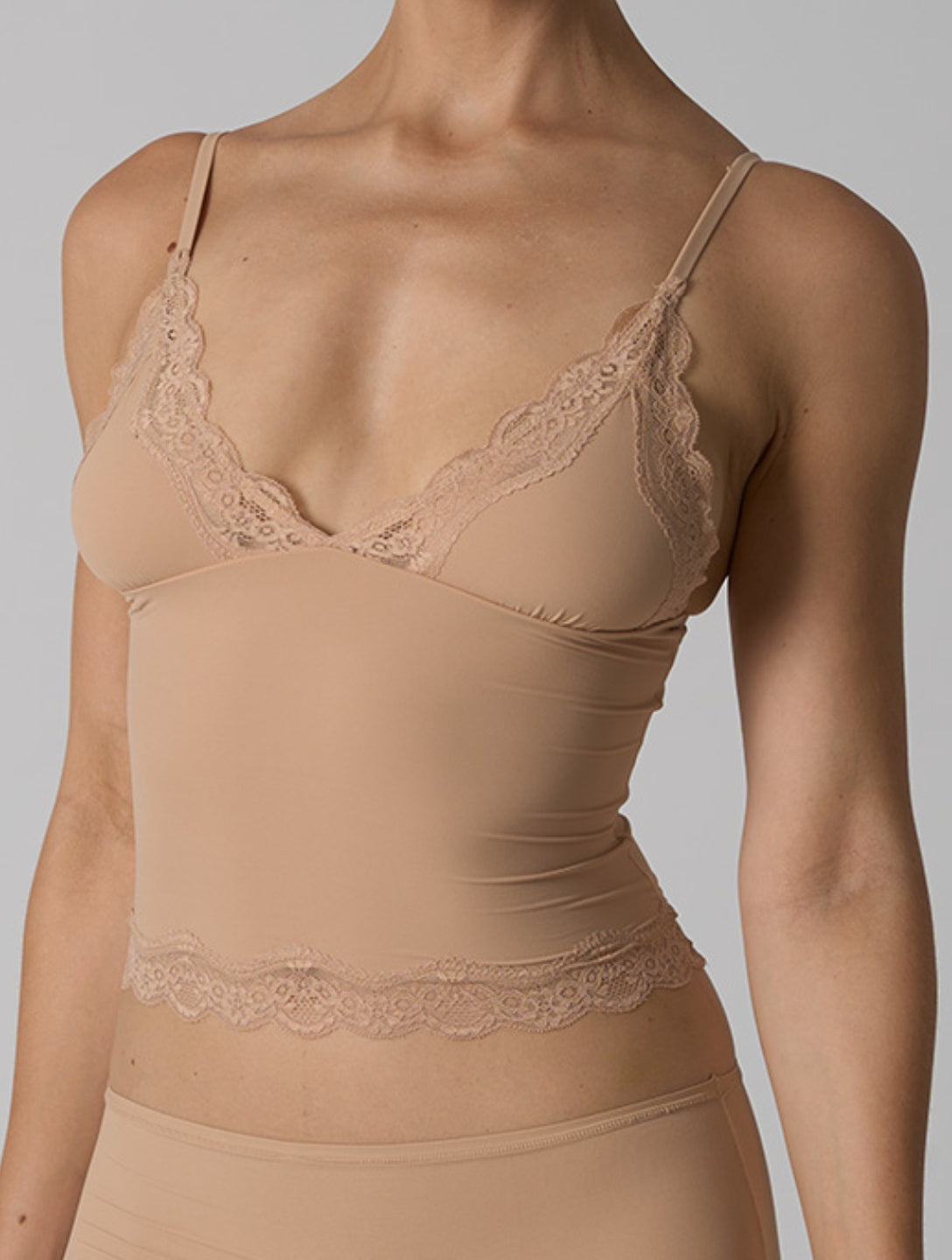 The Smooth Lace V-Neck Singlet - HeyShape
