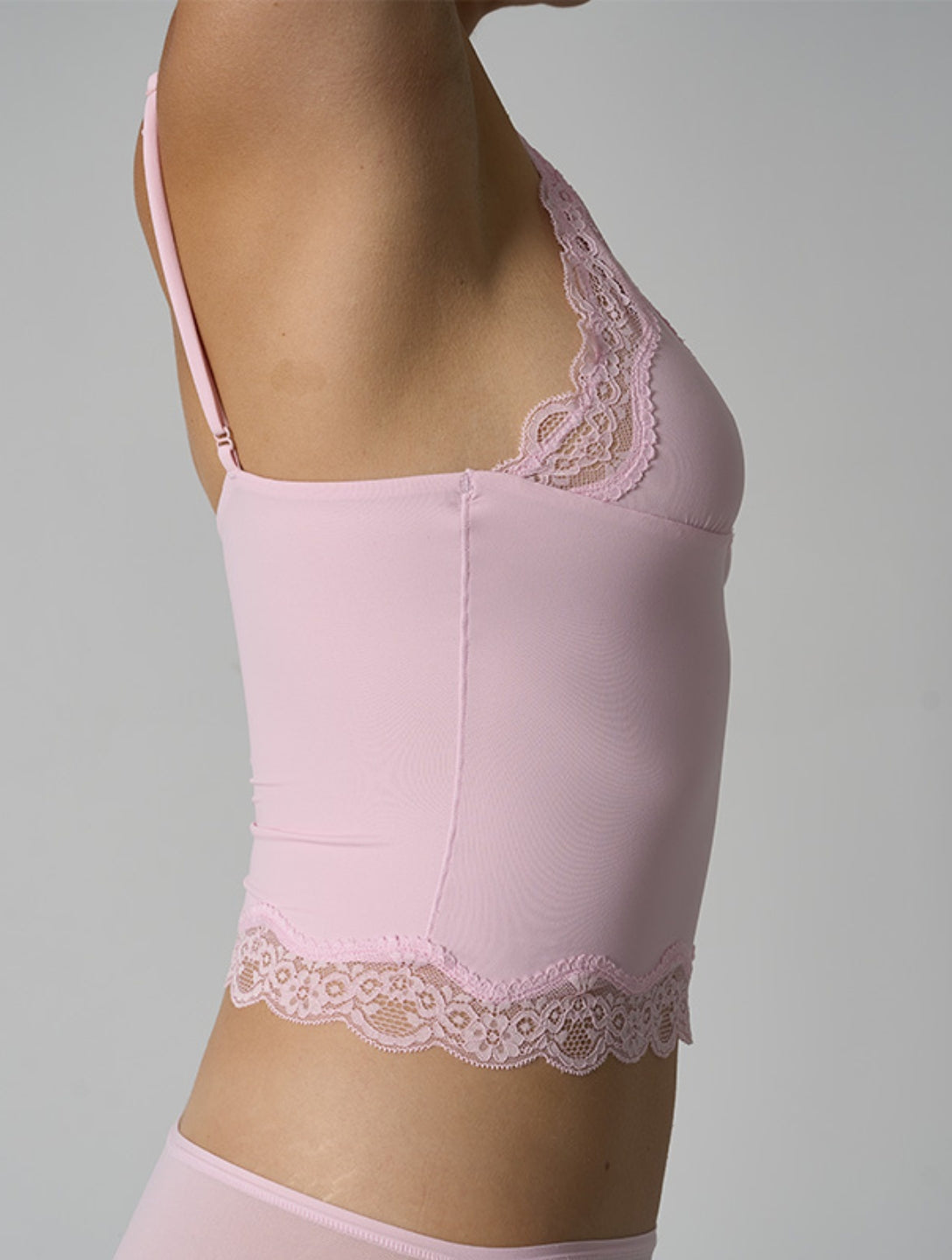 The Smooth Lace V-Neck Singlet - HeyShape
