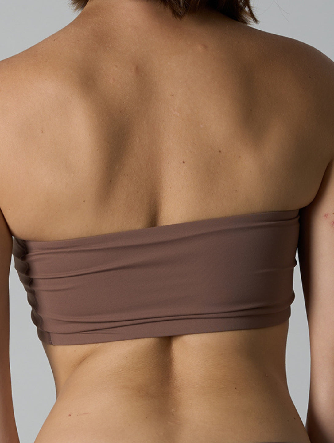 El sujetador bandeau liso